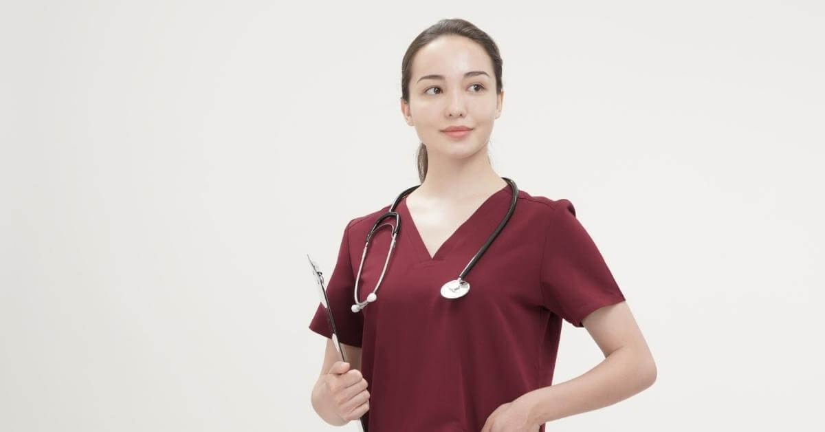 What Should You Wear Under Scrubs to Feel Comfortable